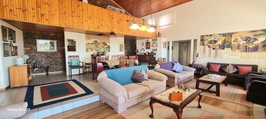 4 Bedroom Property for Sale in Wavecrest Eastern Cape